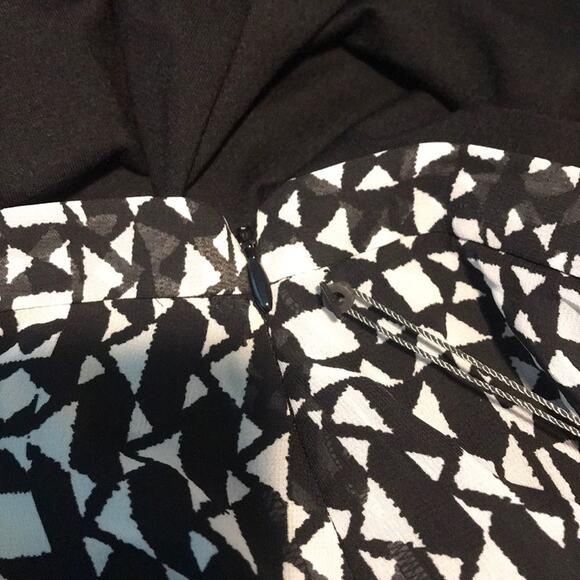 “Vince Camino” Black/White Print Sheer Skirt, Size 12, NWT - Picture 6 of 9